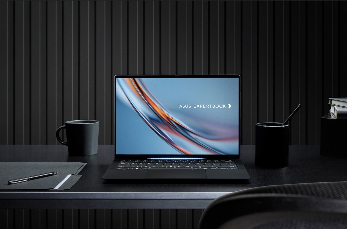 ExpertBook Ultra presume de resistencia y peso ligero entre los ordenadores empresariales con IA de Asus