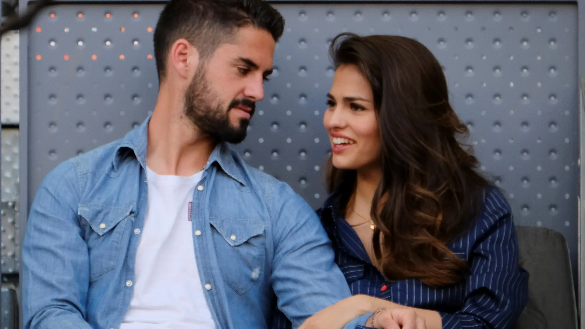 Sara Sálamo estalla tras ser sexualizada en esta fotografía generada con IA: "Esto no va de tecnología sino de poder"